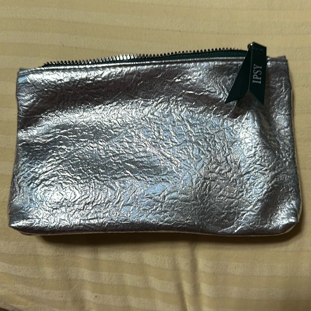 IPSY travel or cosmetic bag, tassle zipper pull NWOT